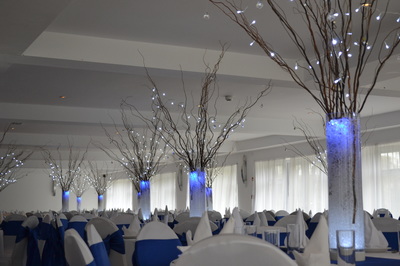 Willow Tree Centrepiece for a winter wedding